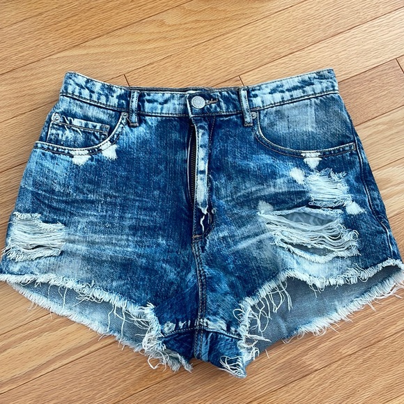 ✨3/$20 GARAGE High Waisted Blue Jean Shorts - Picture 1 of 3